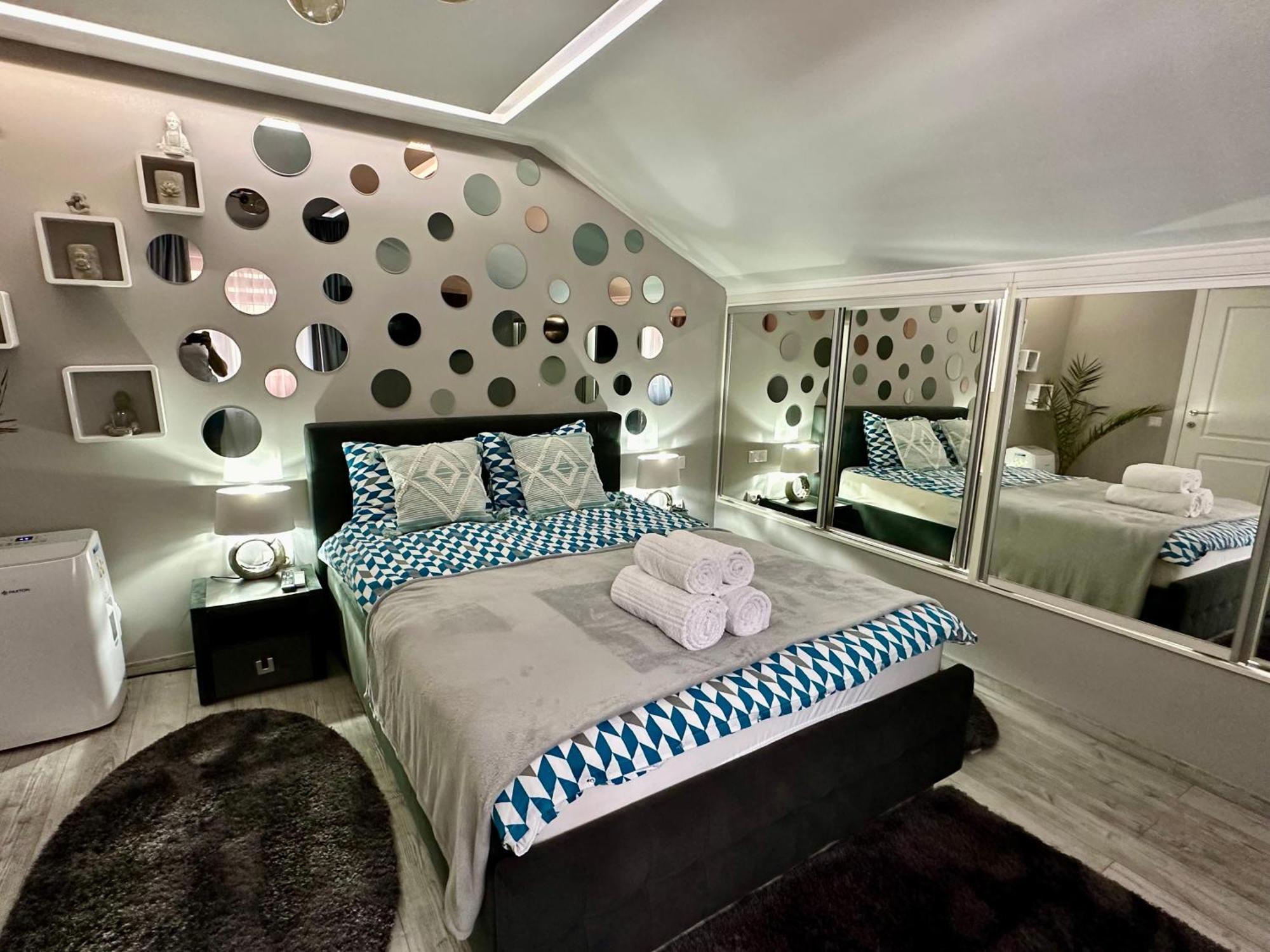 Deyinn Guest House Centrum Turda Exteriör bild